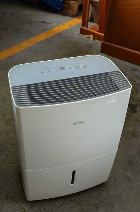 Desumidificador DAITSU 10L  como novo
