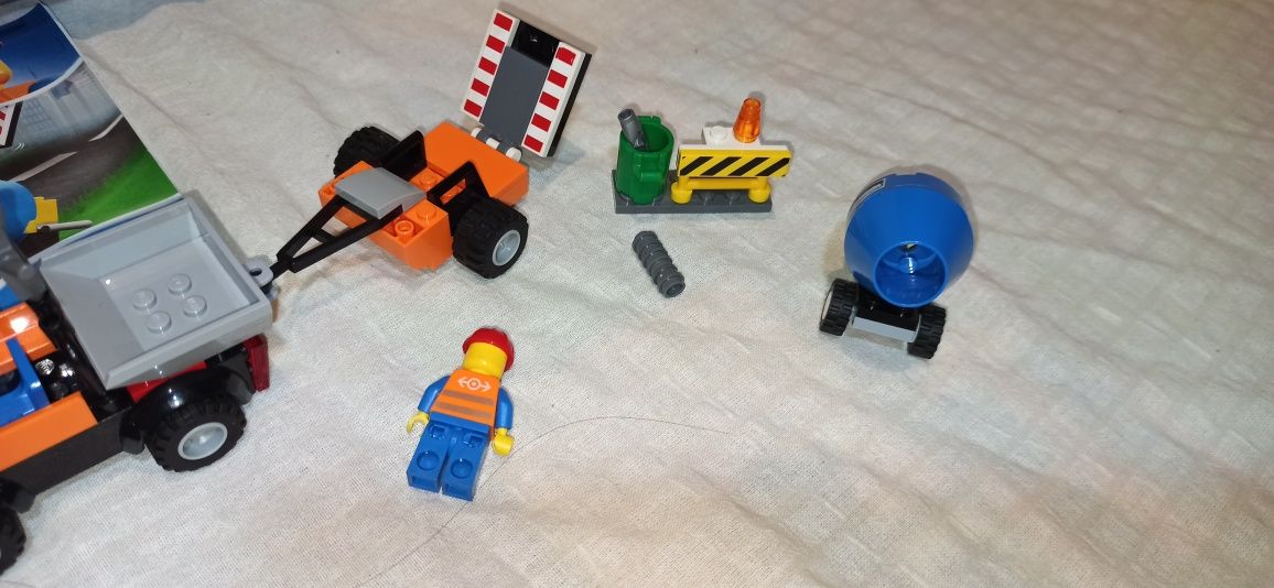 Lego City Juniors - 10750 wozik robót budowlanych z betoniarką