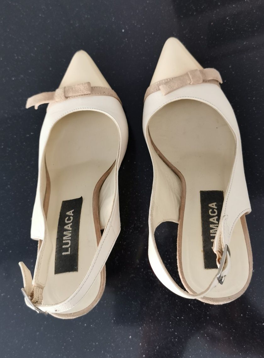 Sapatos em pele, modelo chanel