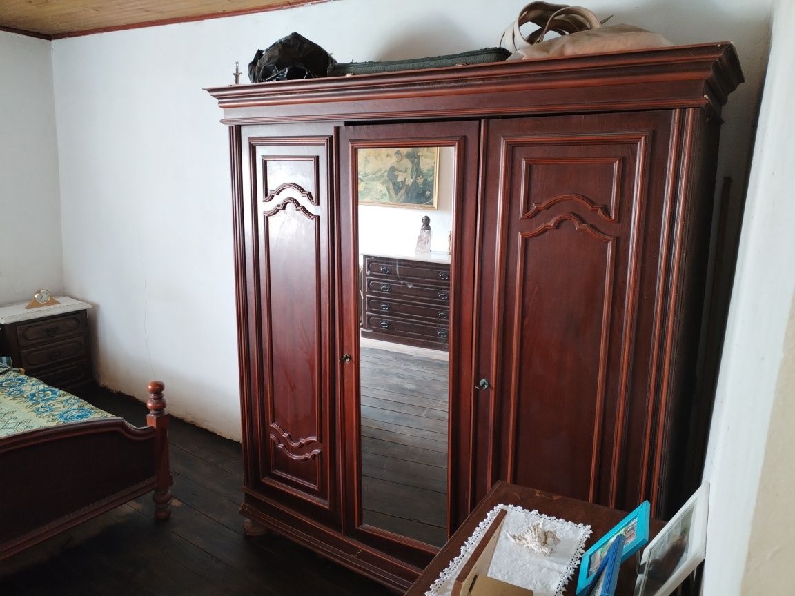 Reservada. Casa com 3 quartos em Montalegre