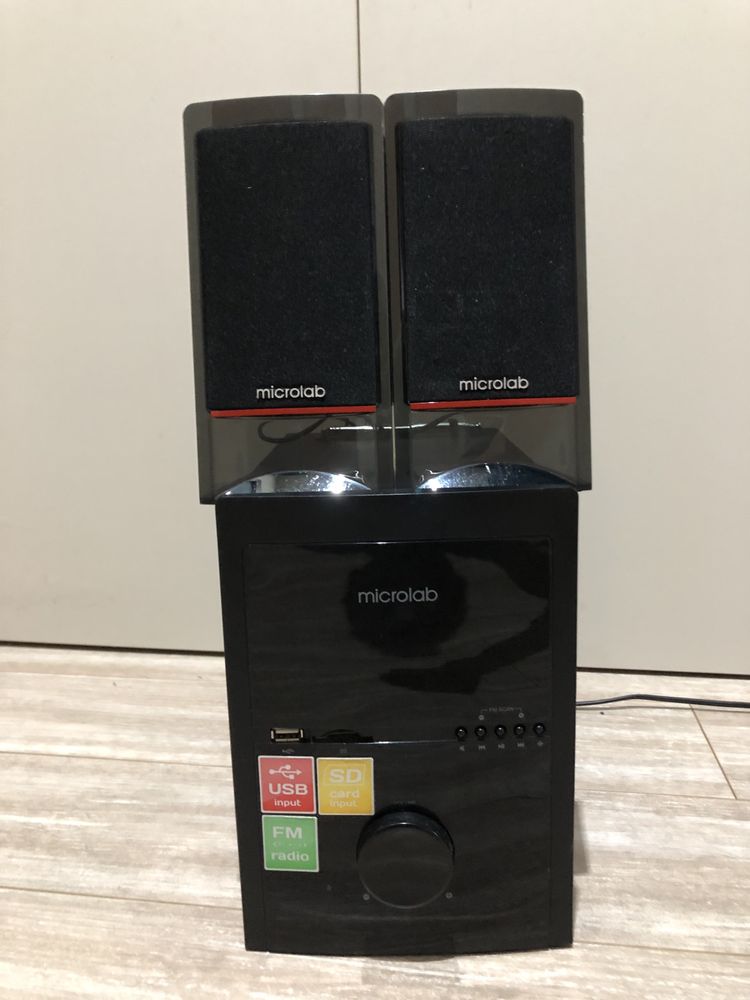 Акустична система Microlab M-700U