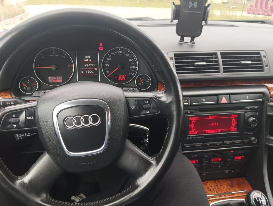 Audi A4b7 sprawna.zadbane