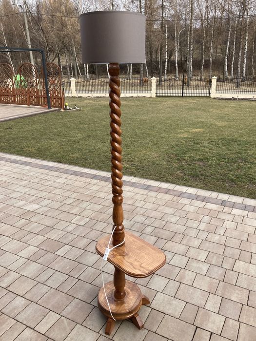 Kwitniki i lampka nocna
