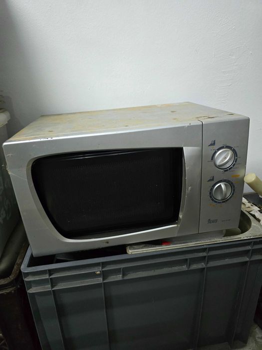 Micro-ondas Teka MW 20 BF – 20L com Grill (Usado)