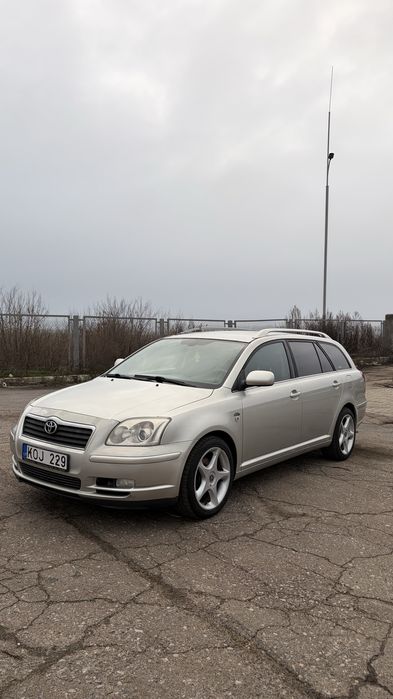Toyota Avensis 2.0 дізель в гарному стані