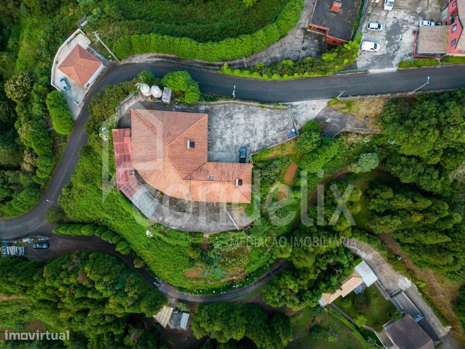 Moradia T3+2 para venda em Santo António da Serra