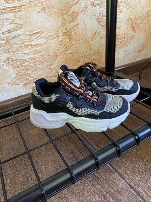 Дитяче взуття га хлопчика