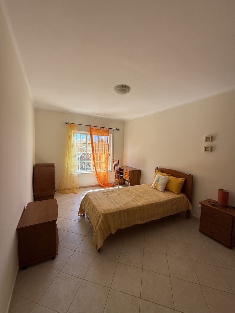 Quarto  individual  Universidade Gambelas