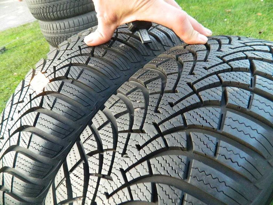 Шина колеса резина R15 205/65 Goodyear UltraGrip 2шт Зима