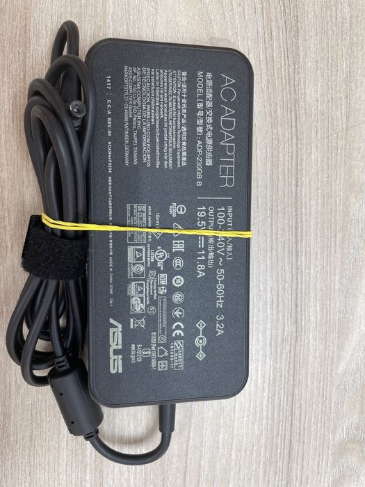 Оригінальні потужні блоки живлення під ігрові ноутбуки.