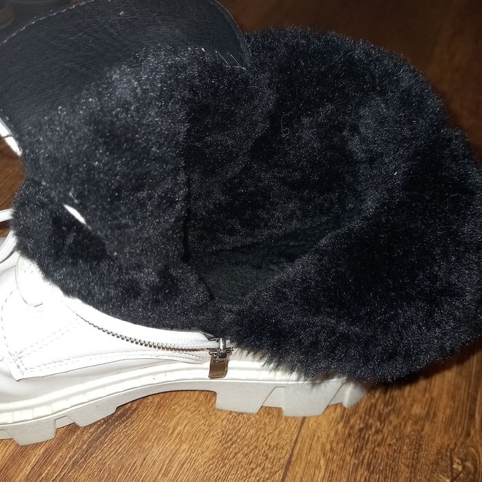 Зимові шкіряні ботіночки розмір 39