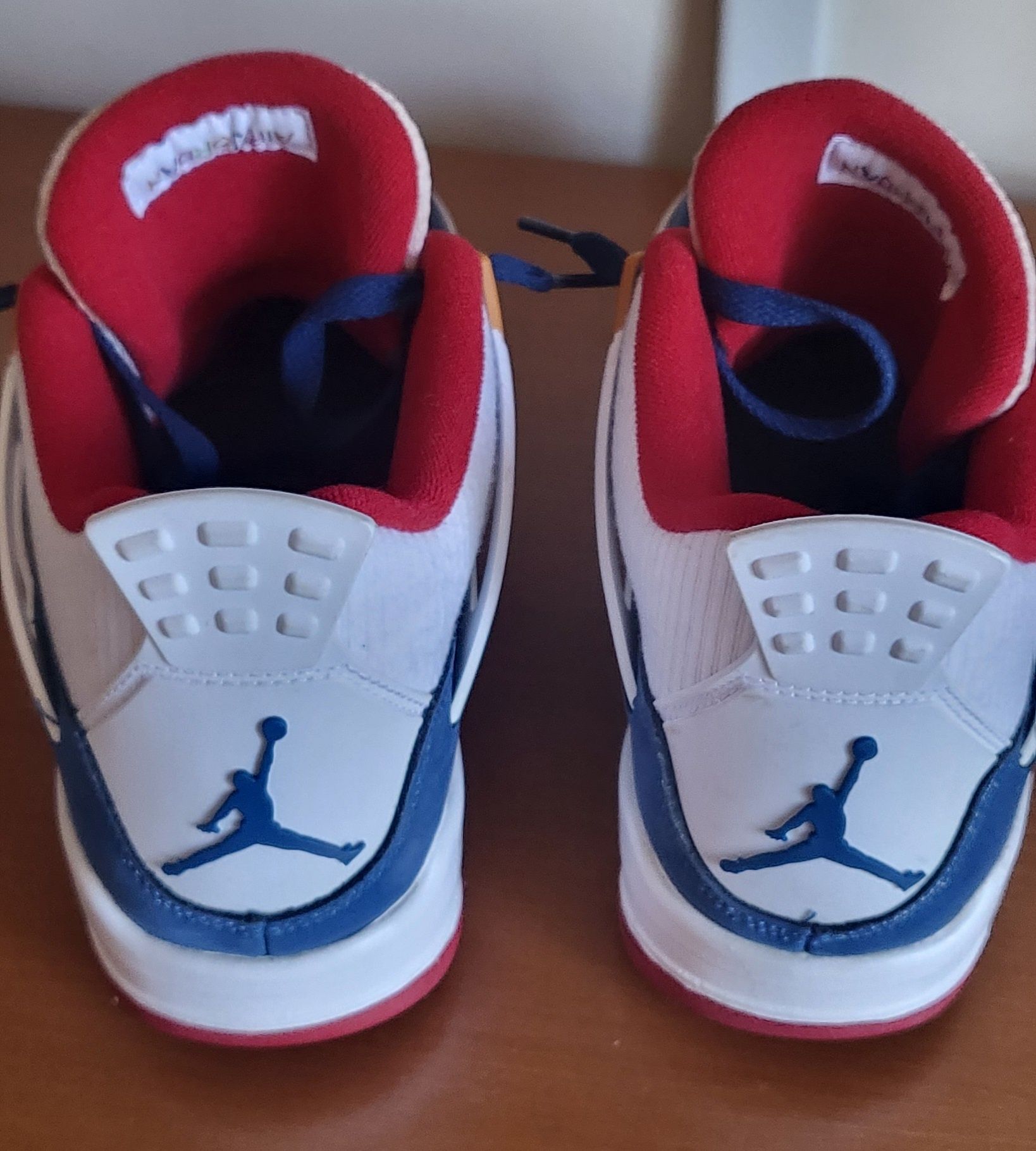 Tenis Jordan 38.5