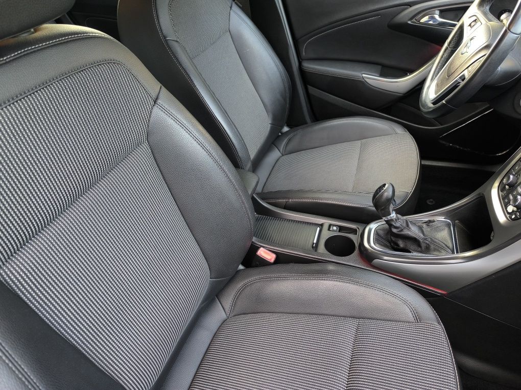 Opel Astra J 1.6benzyna Cosmo bi-xenon Led