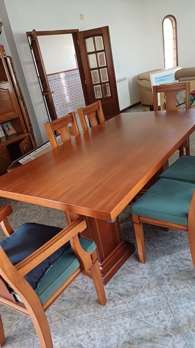 Mesa sala jantar,cadeiras e movel tv