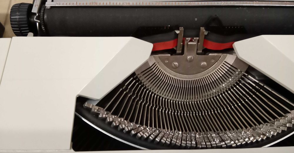 Maquina de escrever Rover 3000