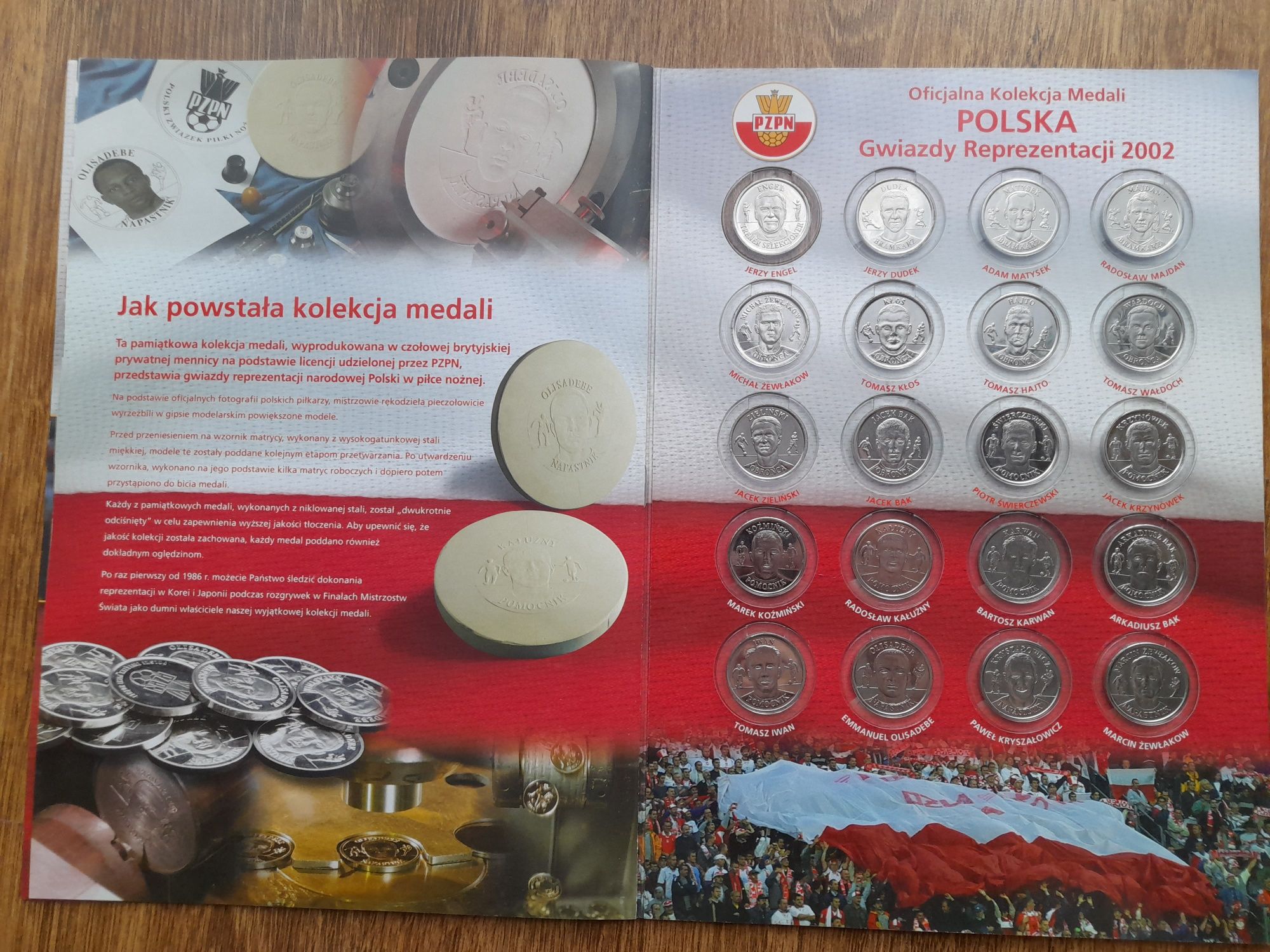 Album z medalami POLSKA ‐ Gwiazdy Reprezentacji 2002 /medale, PZPN, MŚ