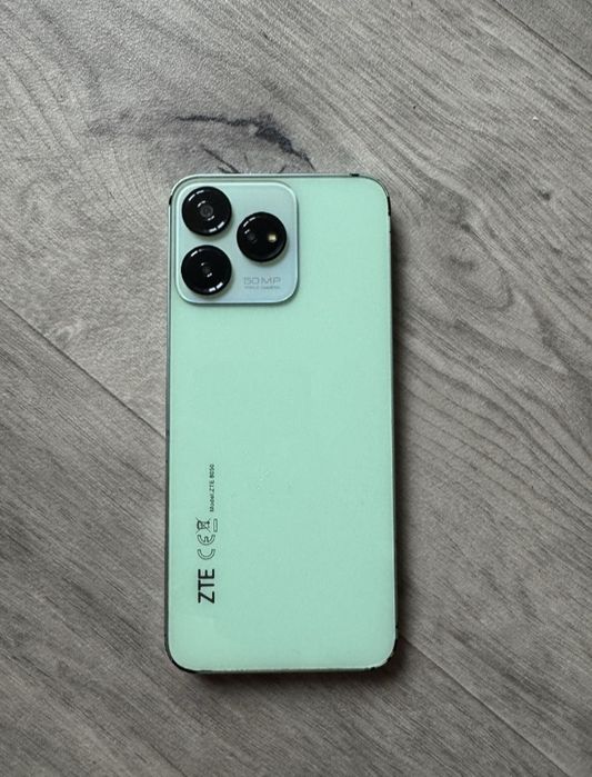 Смартфон ZTE 256GB V50 Design 2024