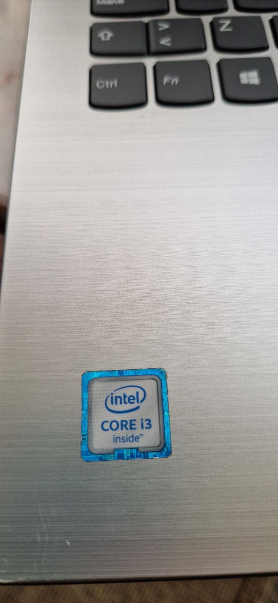 Laptop lenovo i3