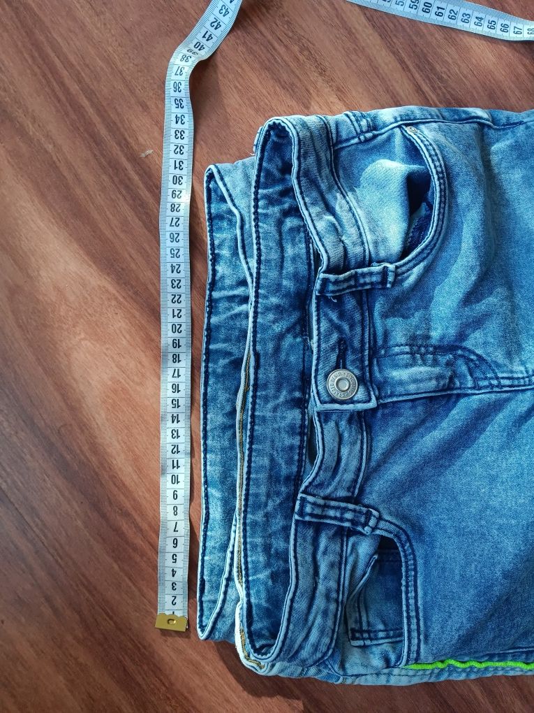 Spodnie jeans 146/152