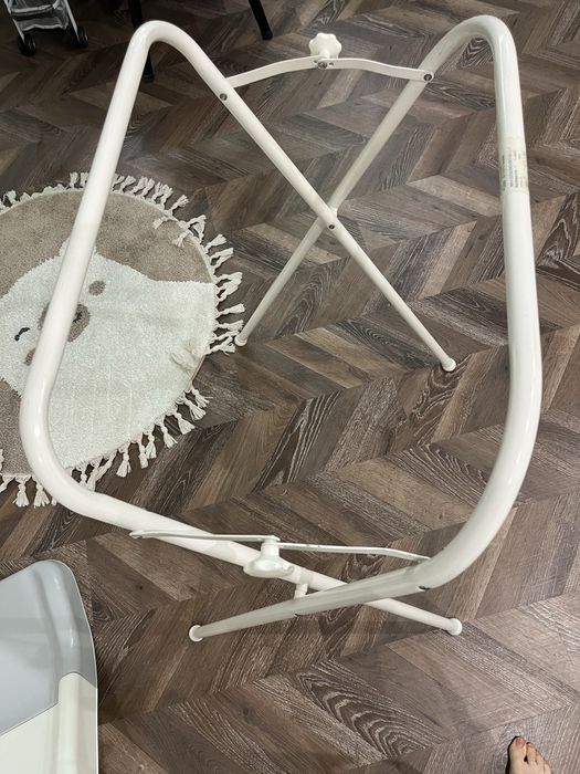 Дитяча ванночка з підставкою на ніжках