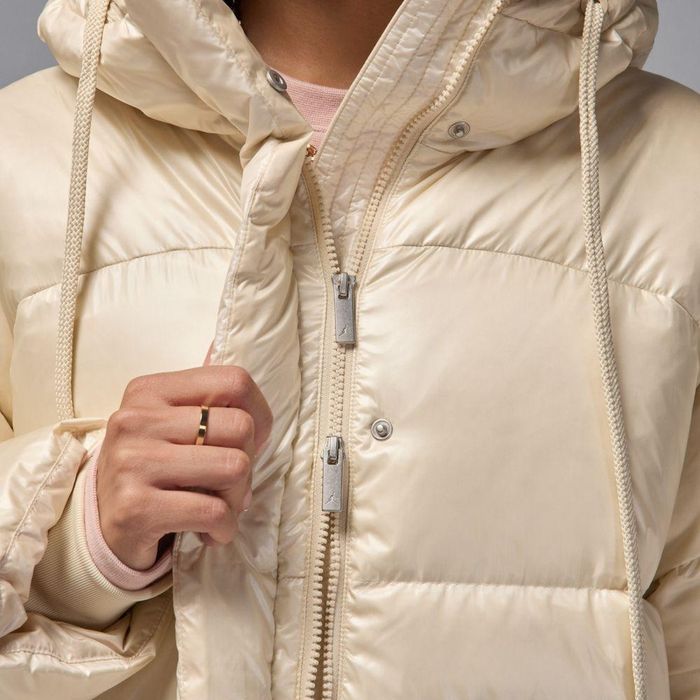 Пуховик Air Jordan Women's Down Parka Jacket "Legend Light Brown"

Új