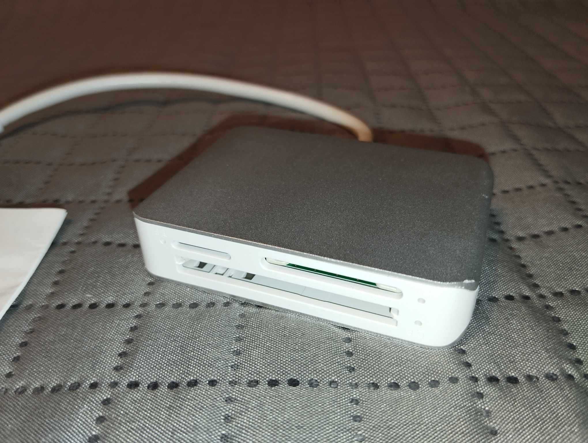 Czytnik Kart - HUB - USB Card Reader & HUB