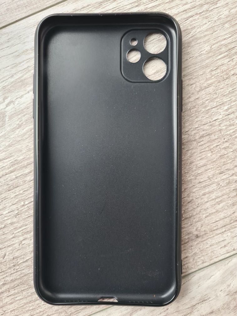 Чехол на iPhone 11