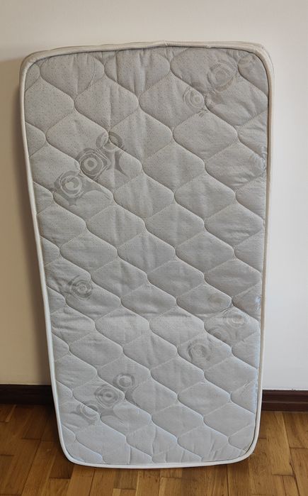 Berço + colchão 
Berço, branco, 60x120 cm