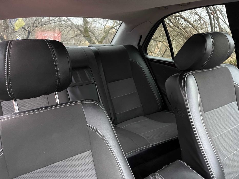 Mercedes E200 (W210) 2.0 л, газ/бензин, автомат