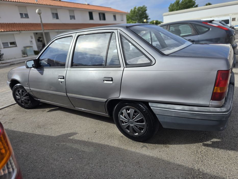Kadett 1,3 gasolina 1987 Matricula preta