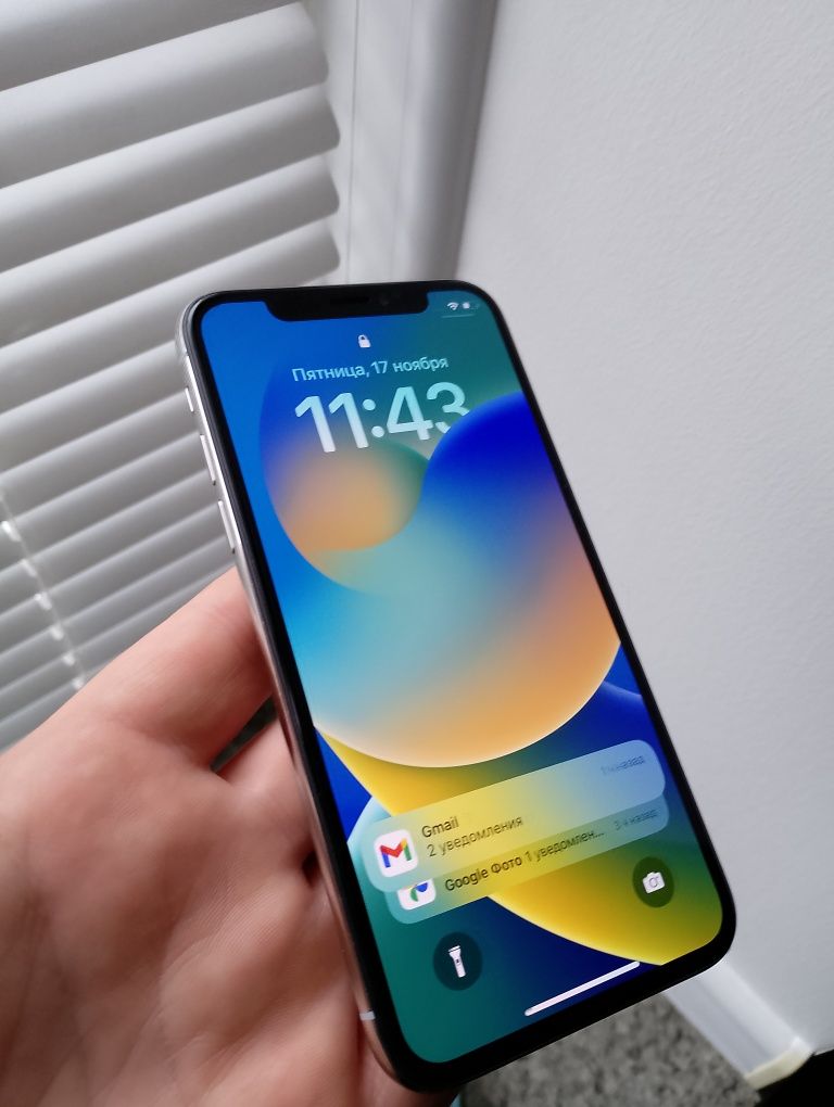Продам iPhone 10.64gb.