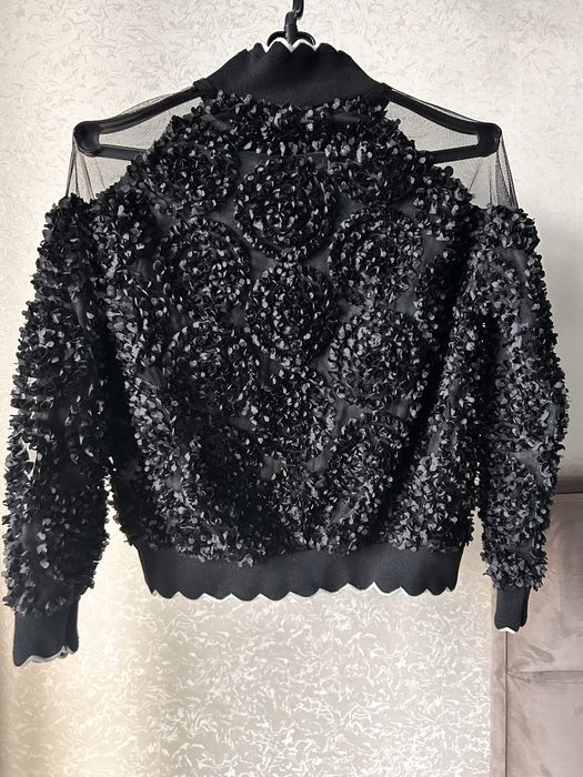 Кофта з 3d квітами