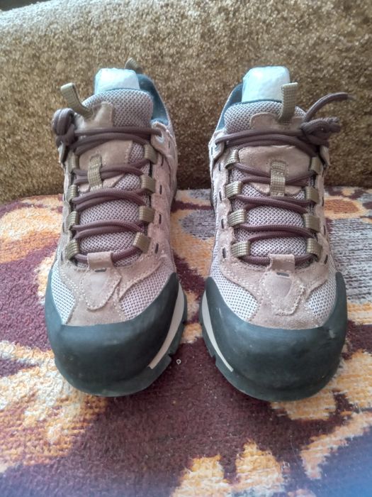 Кросівки і для міста, і для подорожі