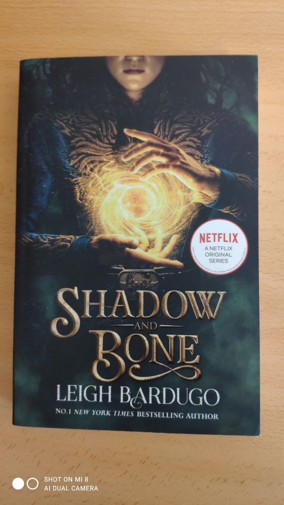 "Shadow and Bone" de Leigh Bardugo