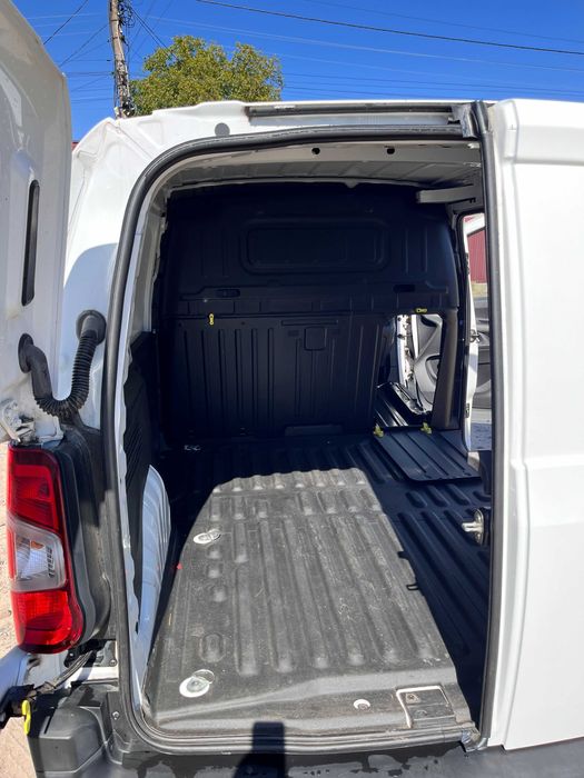 Продам свій автомобіль Citroen Berlingo 2019