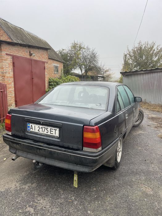 Продам своє авто опель омега А 2.0і