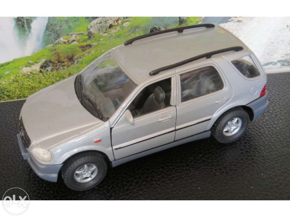 Mercedes Benz M-Class 1:32 Diecast