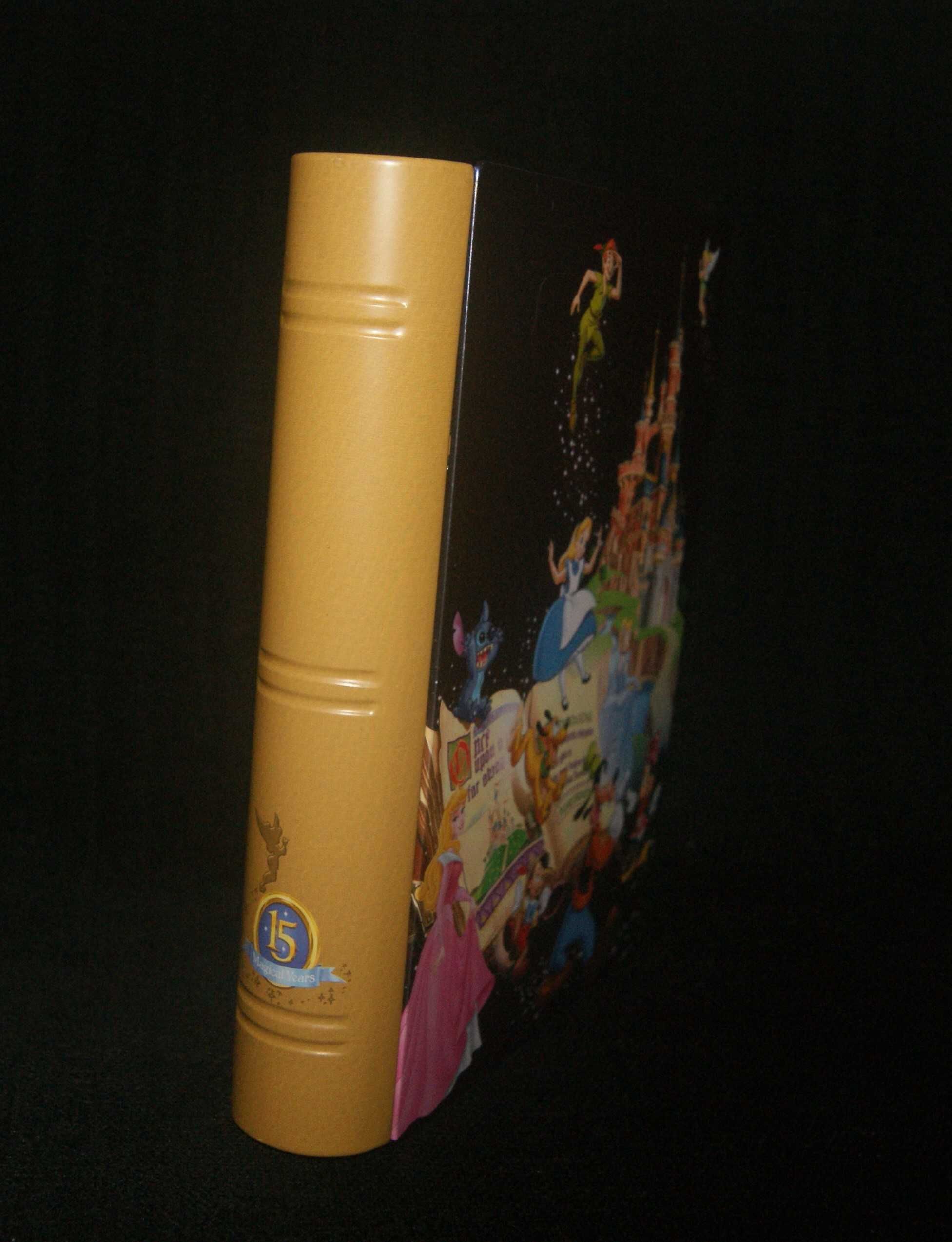 Caixa livro da Disneyland Paris em metal, 15 Magical Years