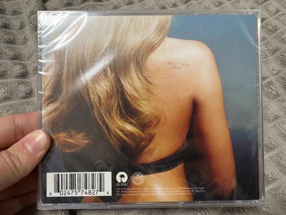 Новий CD Short n Sweet Sabrina Carpenter Сабріна Карпентер