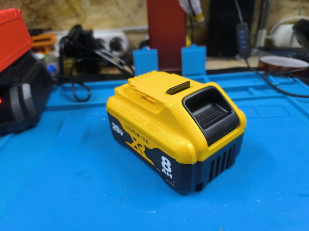 Акумулятор DeWalt 8Ah, 10x21700