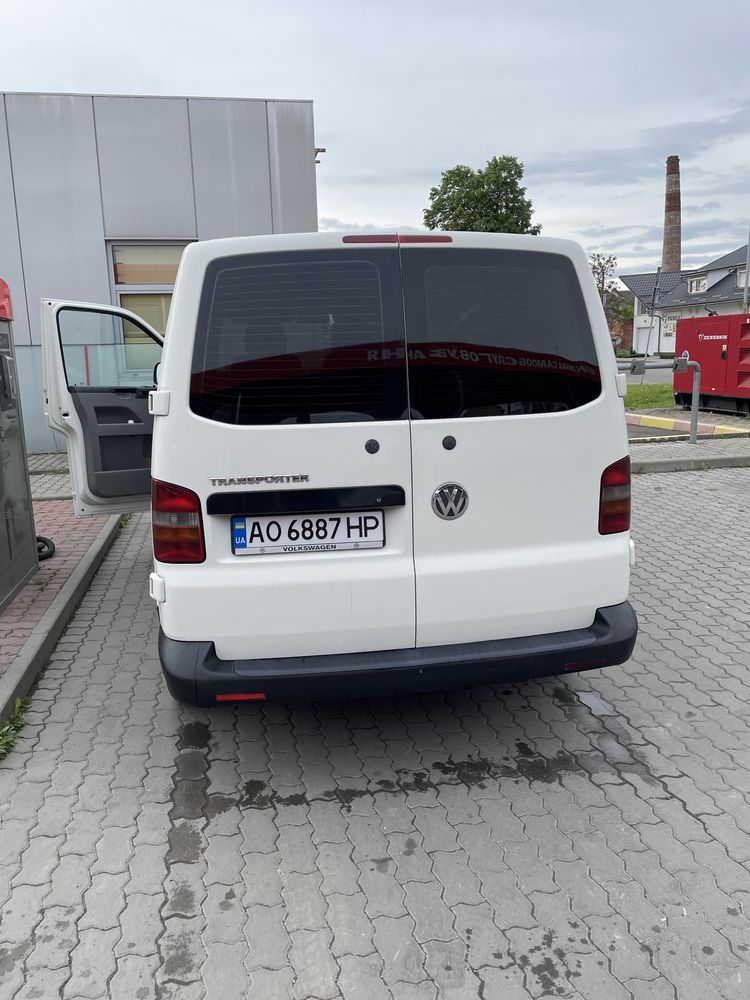 VOLKSWAGEN Transporter T5