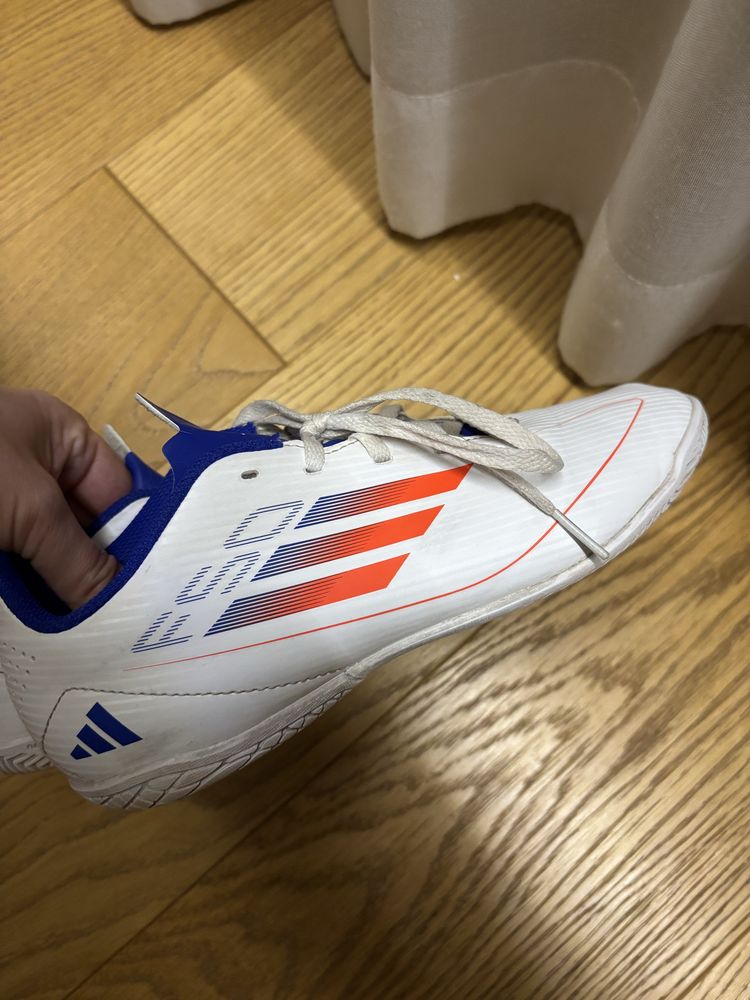 Adidas bity sportowe pilkarskie halowki roz 37,5