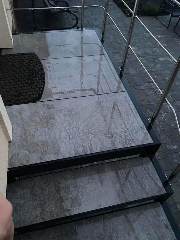 Сходи  вуличні  лофт перила метал стекло дерево нержавіка ковка