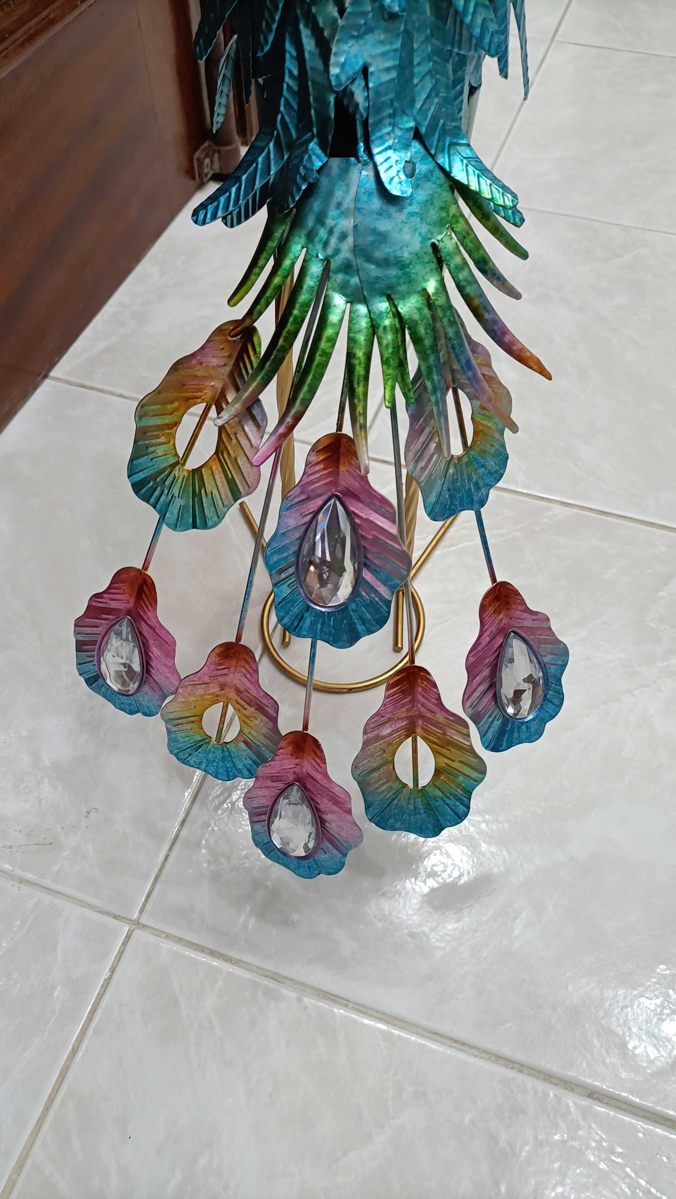 Pavão decorativo de metal