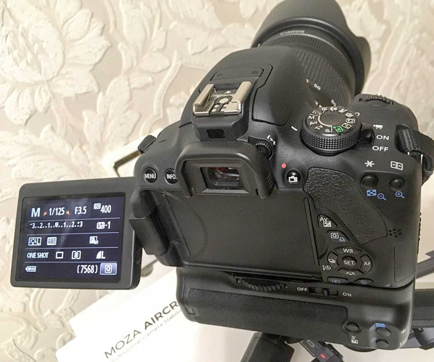 продам Canon 700D