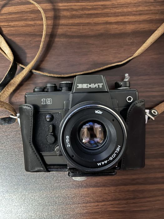 Фотоаппарат Зенит 19 с объективом HELIOS 44M гелиос