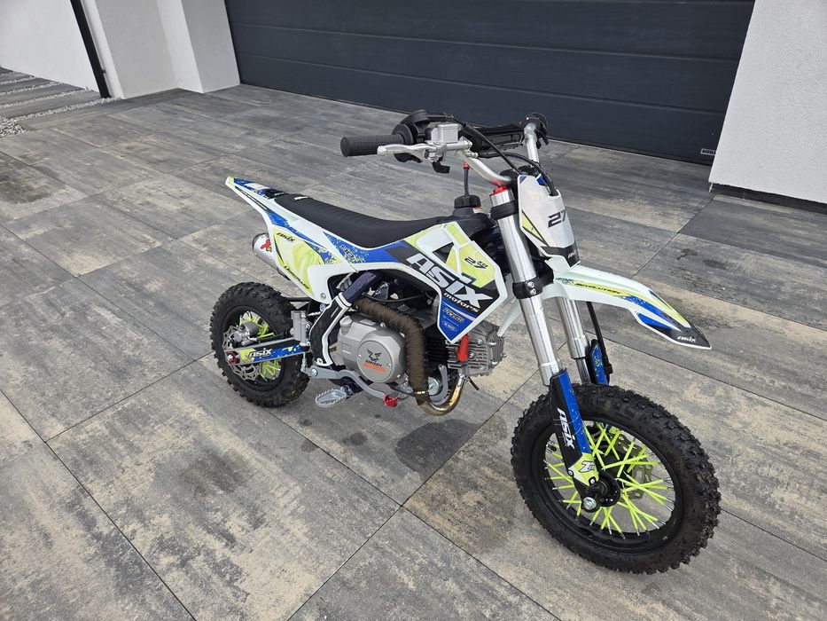 Asix 90ccm automat    3 mth jak nowy