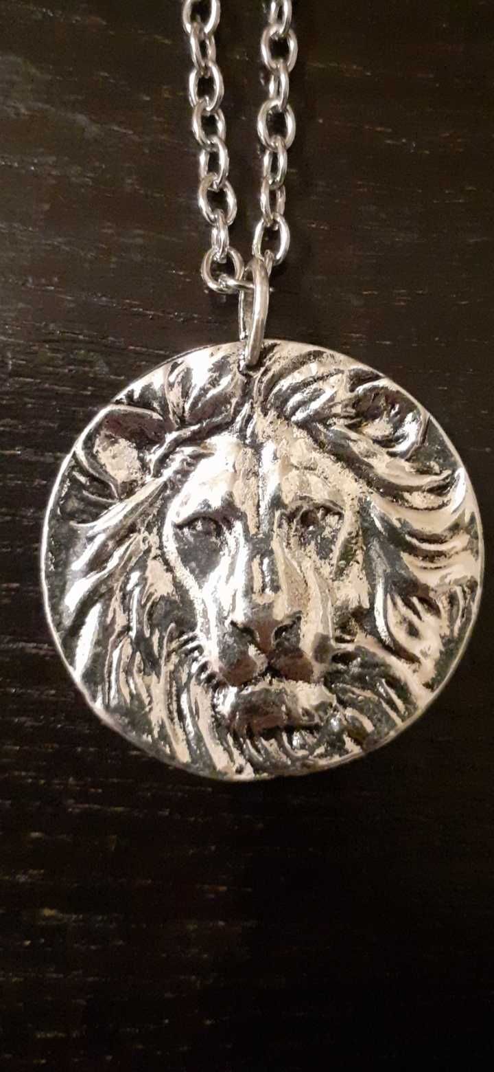 Colar fio medalhão Leão (fãs Sporting ou signos)