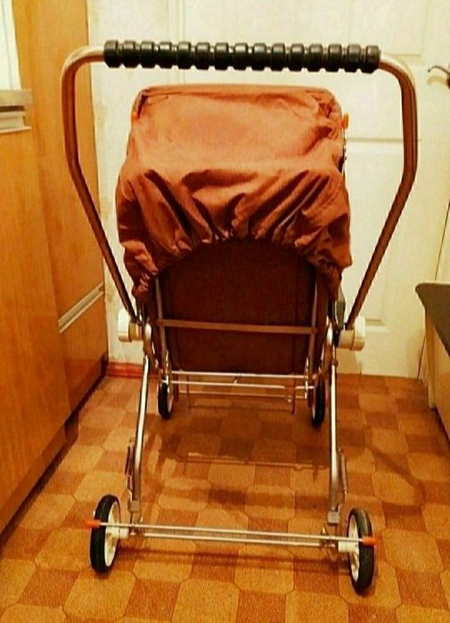 Прогулочная складывающаяся коляска.1-3 года.