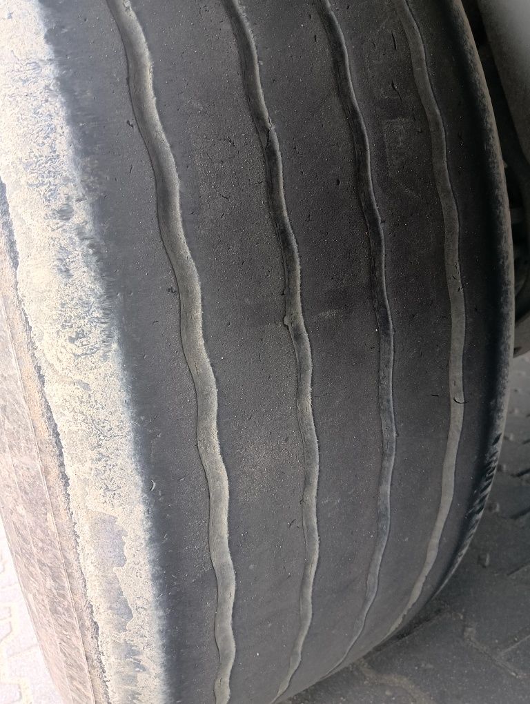 Opony naczepowe 385/65 R22,5